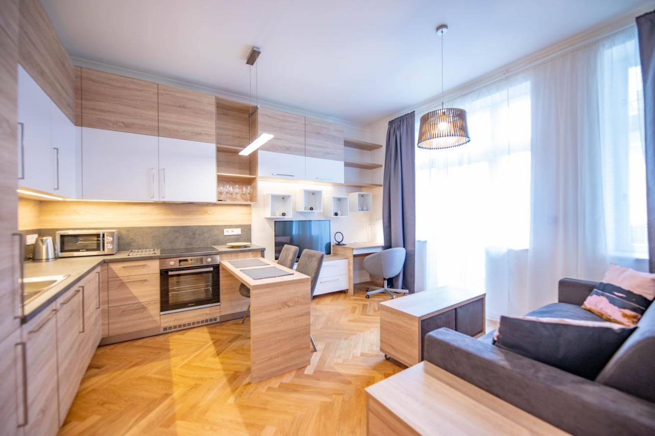 Friendly Apartments In Praga Esterno foto