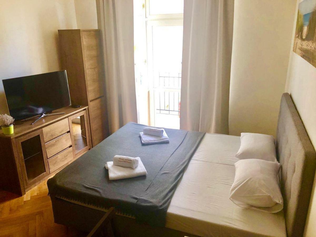 Friendly Apartments In Praga Esterno foto