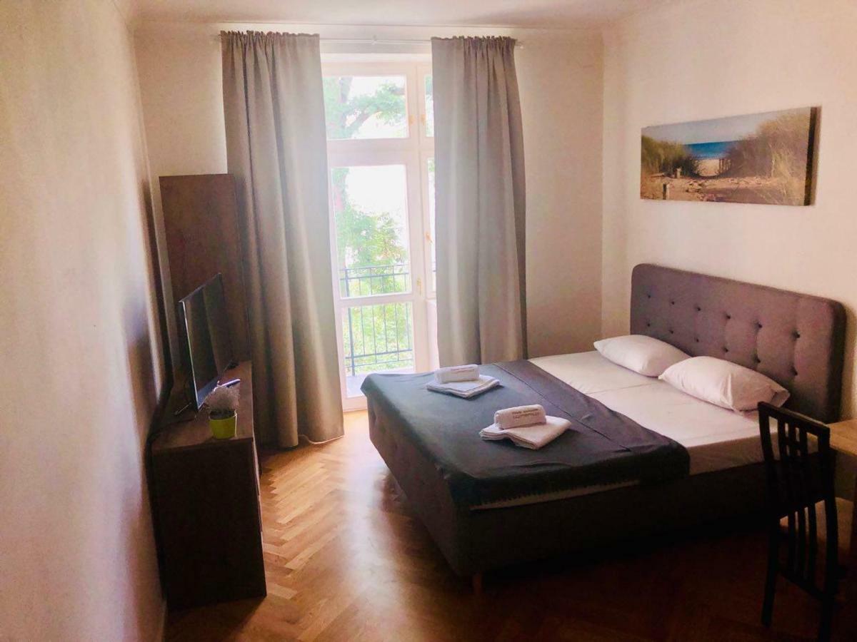 Friendly Apartments In Praga Esterno foto
