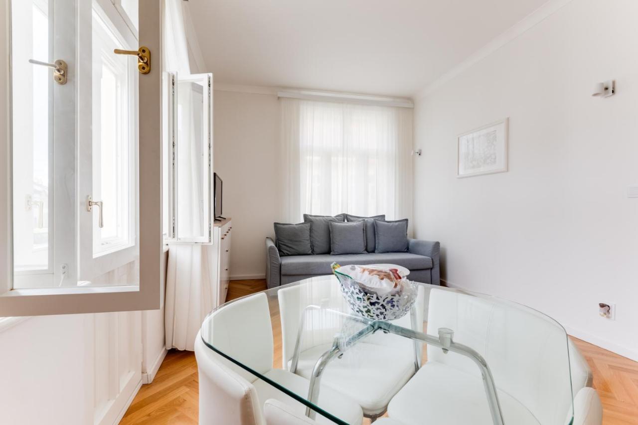 Friendly Apartments In Praga Esterno foto