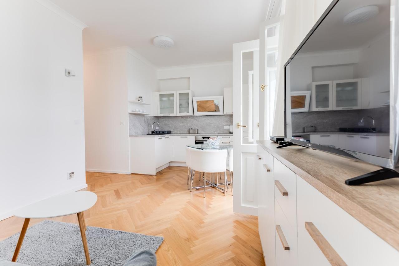 Friendly Apartments In Praga Esterno foto