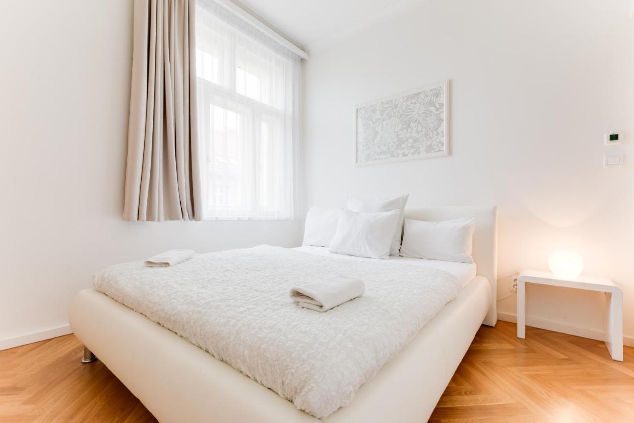 Friendly Apartments In Praga Esterno foto