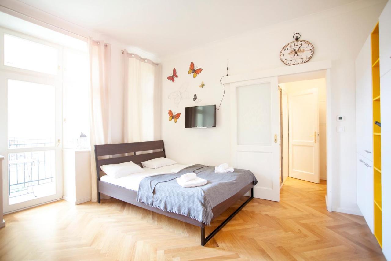 Friendly Apartments In Praga Esterno foto