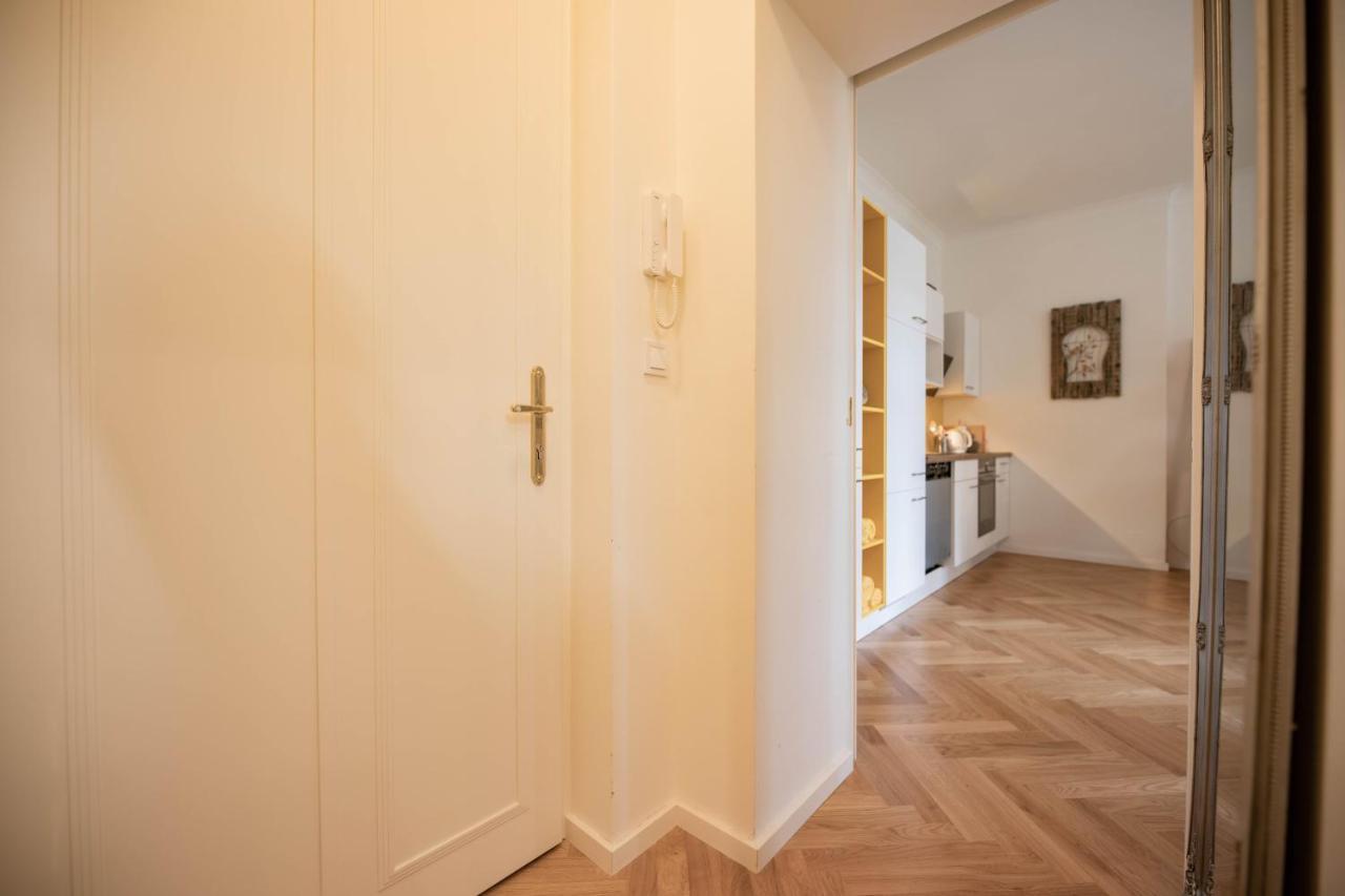 Friendly Apartments In Praga Esterno foto