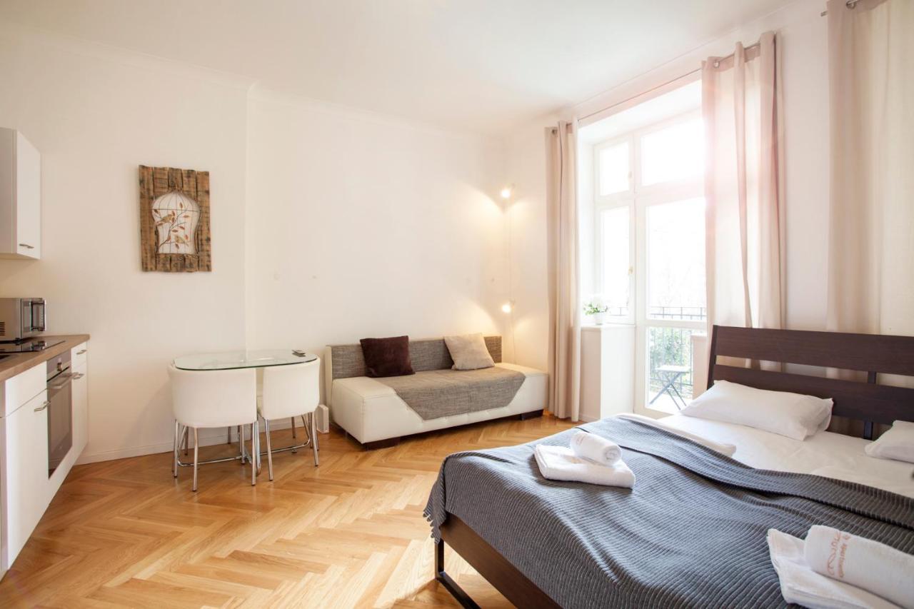Friendly Apartments In Praga Esterno foto